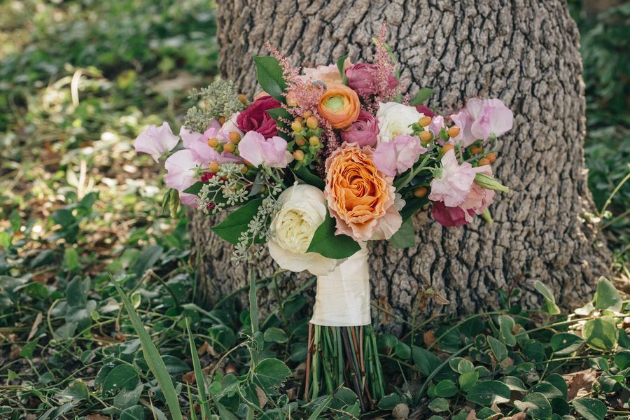 Yellow and Navy Blue Modern Countryside Wedding - Rustic Wedding Blog