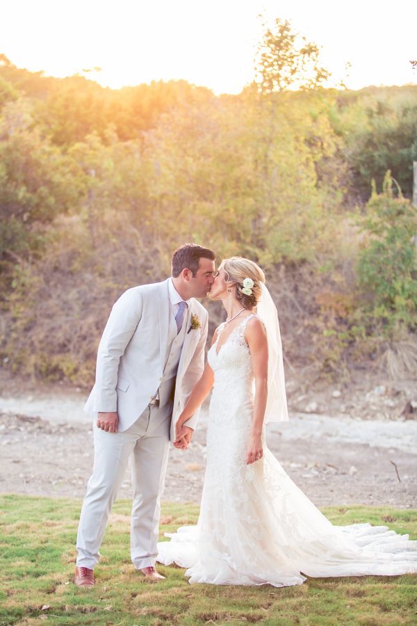 Yellow and Navy Blue Modern Countryside Wedding - Rustic Wedding Blog