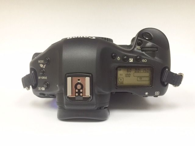 IMAGE: http://i864.photobucket.com/albums/ab204/simonchan/Cam_Hot_Shoe.jpg