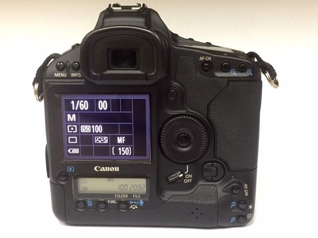 IMAGE: http://i864.photobucket.com/albums/ab204/simonchan/Cam_Rear_Screen.jpg