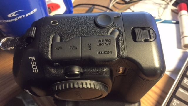 IMAGE: http://i864.photobucket.com/albums/ab204/simonchan/Cam_Side_Input.jpg