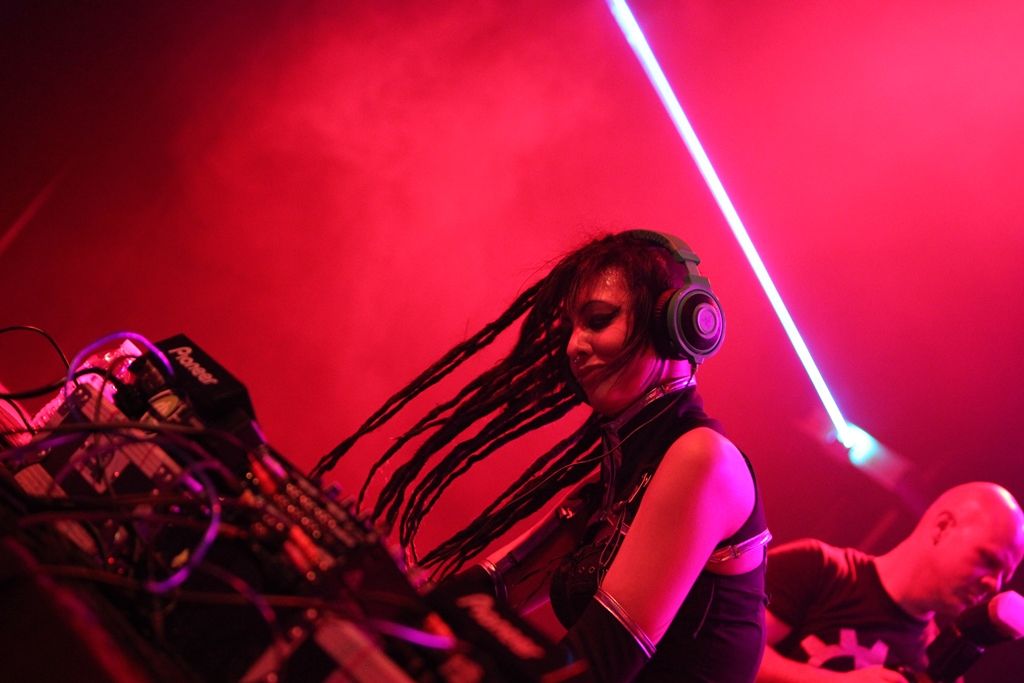 IMAGE: http://i864.photobucket.com/albums/ab204/simonchan/Sample_2.jpg