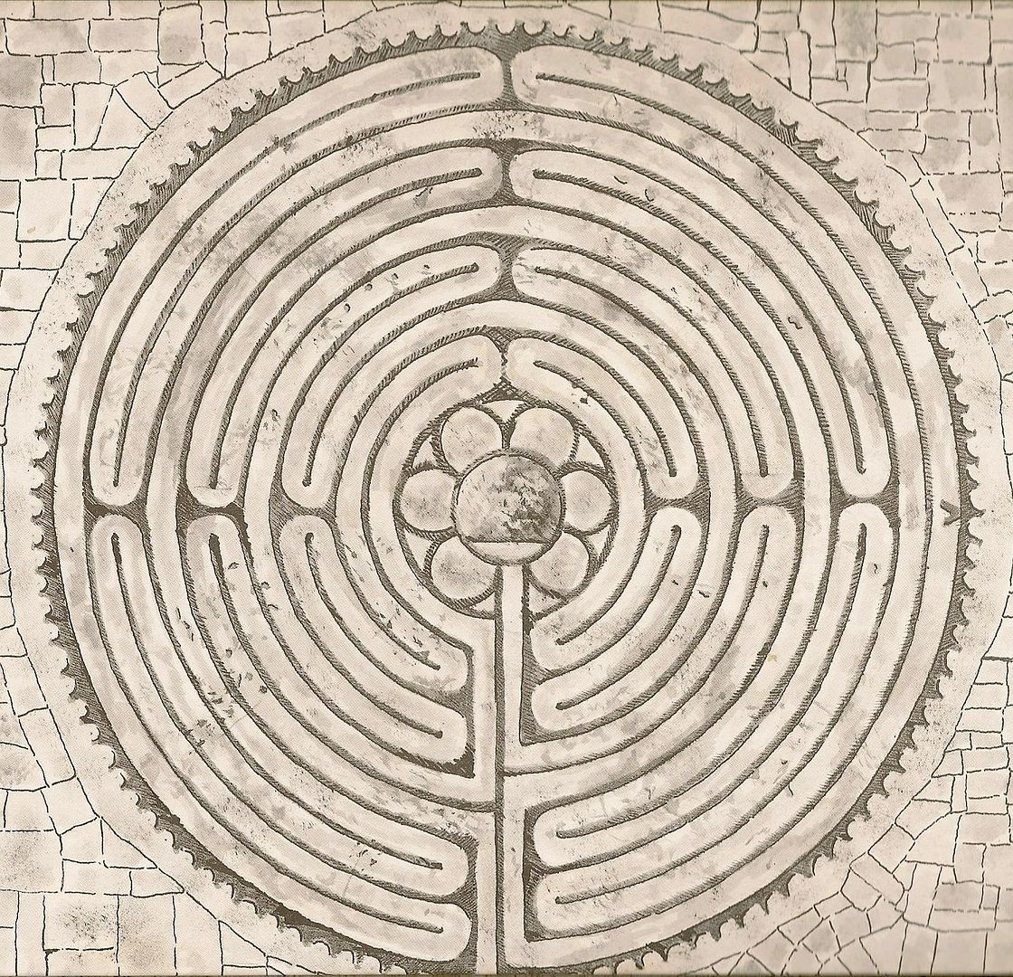 Labyrinth-Chartres8_zps9af52f26.jpg