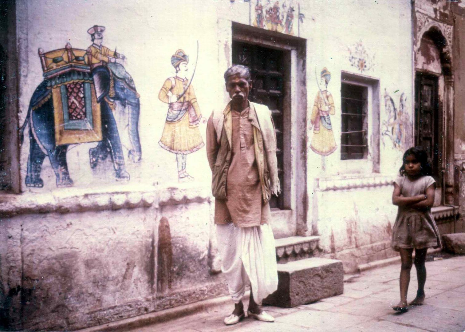 Wall_paintings_Varanasi_1973_zpsc7ddc47b.jpg