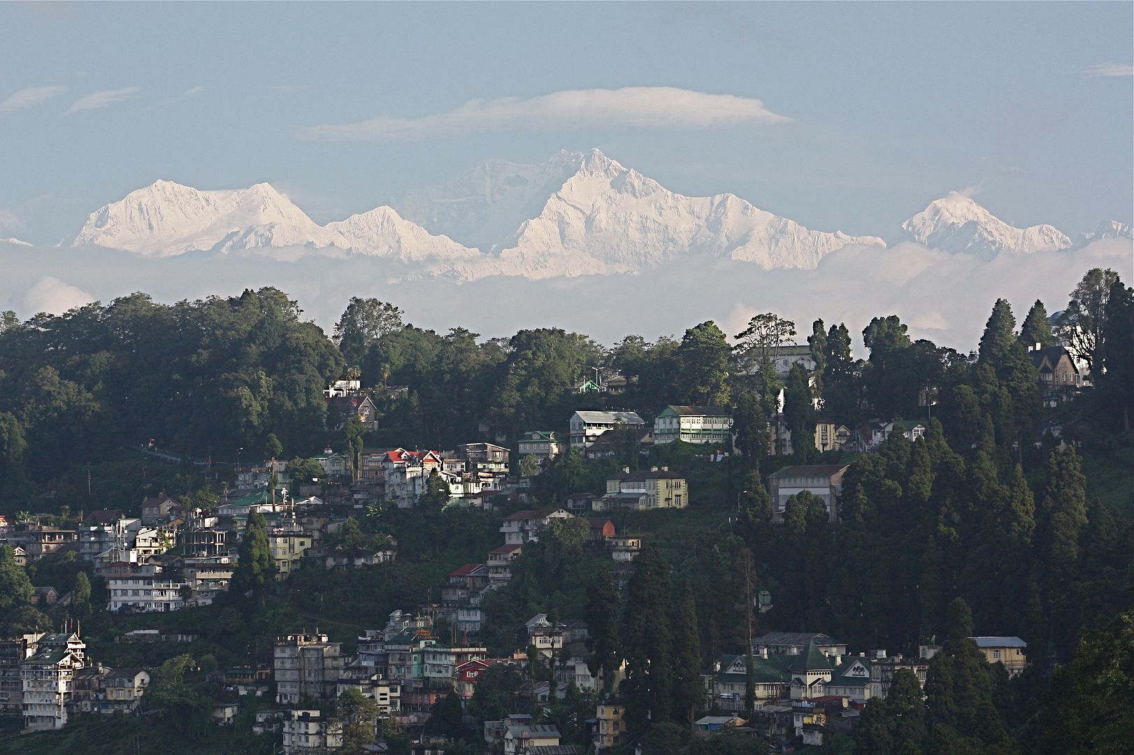Darjeeling_with_the_Himalayas_and_the_Kangchenjunga_in_the_backdrop_zpsjojtfcjk.jpg