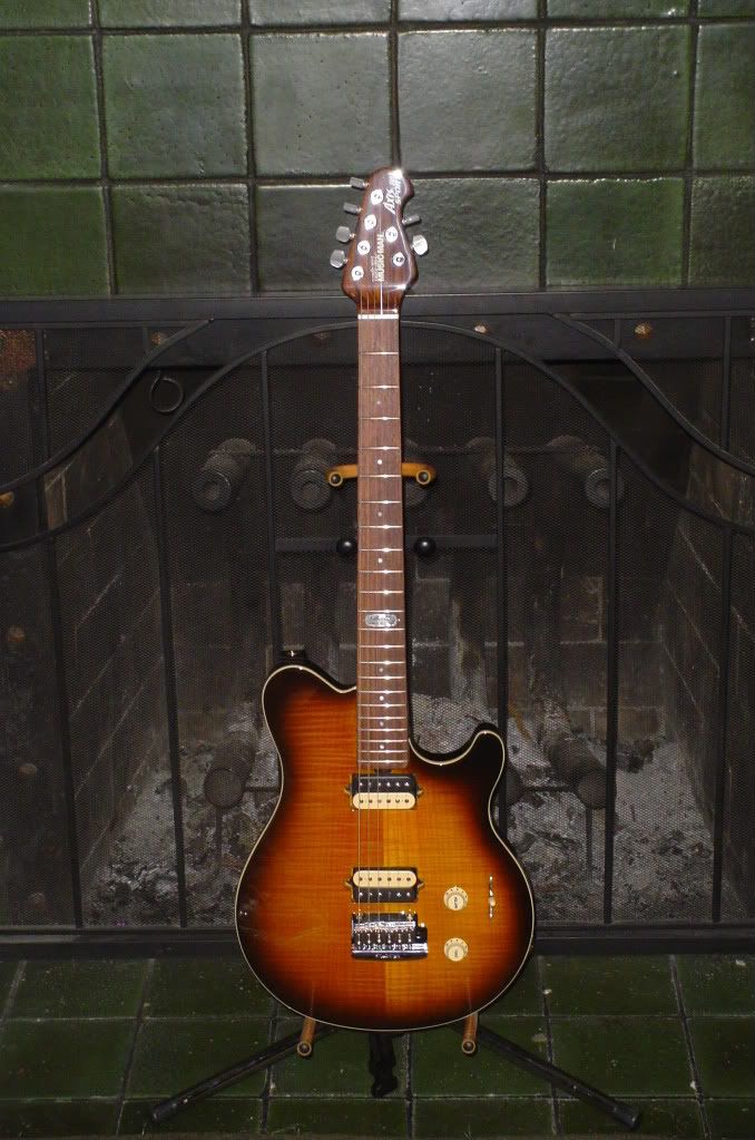 guitar008-1.jpg