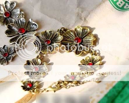   Simple Design Vintage Four Leaf Clover valentines Bracelet br201